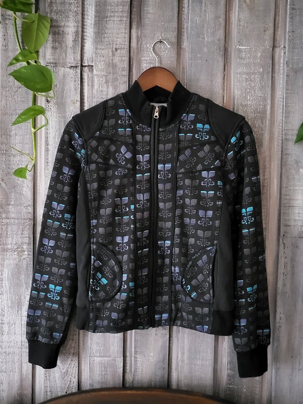 Cozy Graphic Zeno Geometric Trefoil Track Jacket Black Blue S